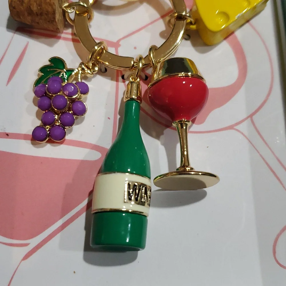 Wine cheese grapes brunch‎ bon vino theme keychain bag charm brand new